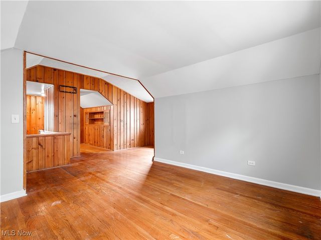 2195 N Taylor Road, Cleveland Heights, OH 44112