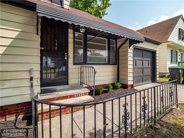 2195 N Taylor Road, Cleveland Heights, OH 44112