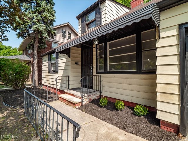 2195 N Taylor Road, Cleveland Heights, OH 44112