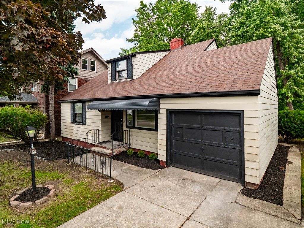2195 N Taylor Road, Cleveland Heights, OH 44112