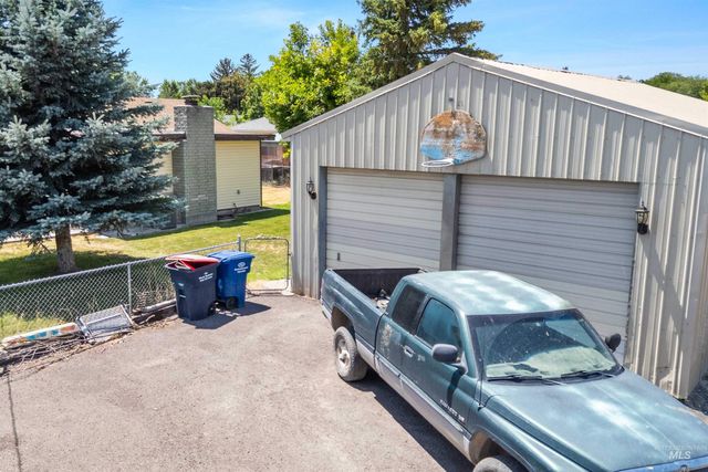 216 Borah Ave W, Twin Falls, ID 83301
