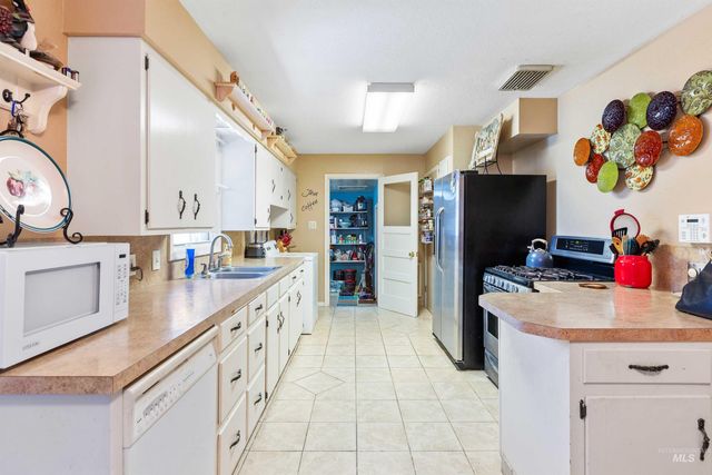 216 Borah Ave W, Twin Falls, ID 83301