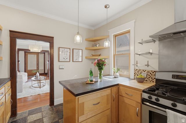 928 S WINDSOR, Salt Lake City, UT 84105