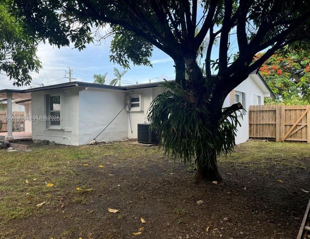 17630 SW 112th Avenue, Miami, FL 33157