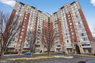 2726 GALLOWS RD #619, Vienna, VA 22180