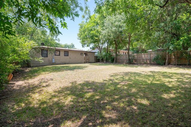 1717 Meadowlark Lane, Denison, TX 75020