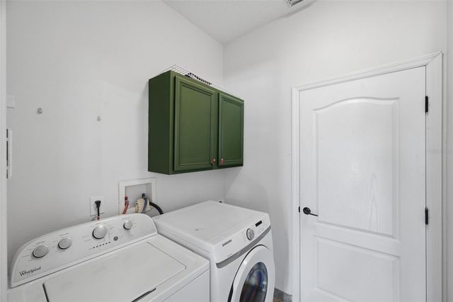 1542 MCCREA DRIVE, Lutz, FL 33549