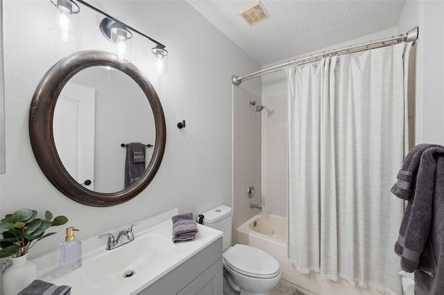 1542 MCCREA DRIVE, Lutz, FL 33549