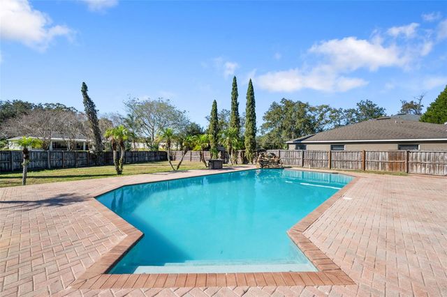 1542 MCCREA DRIVE, Lutz, FL 33549