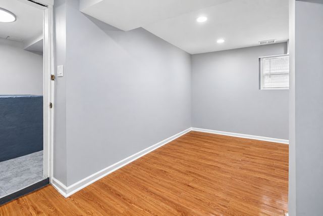 3510 N Narragansett Avenue, Chicago, IL 60634