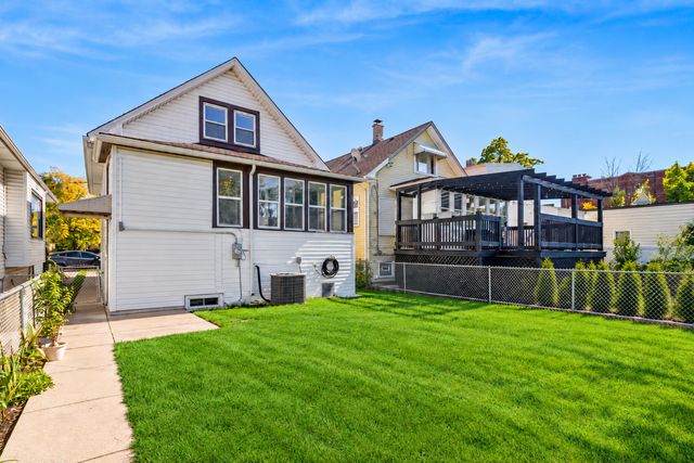 3510 N Narragansett Avenue, Chicago, IL 60634