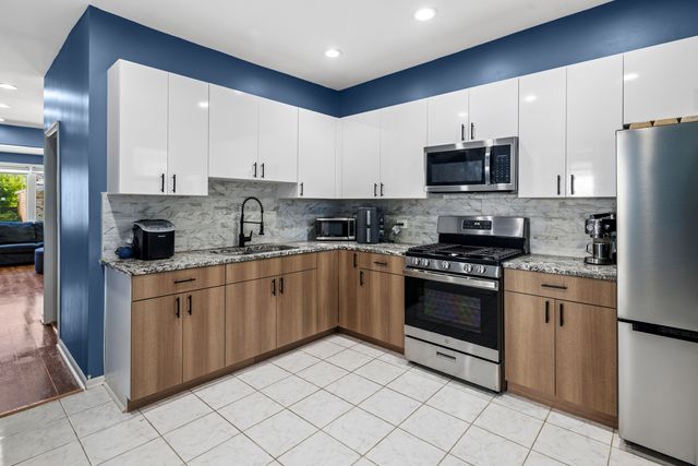 3510 N Narragansett Avenue, Chicago, IL 60634