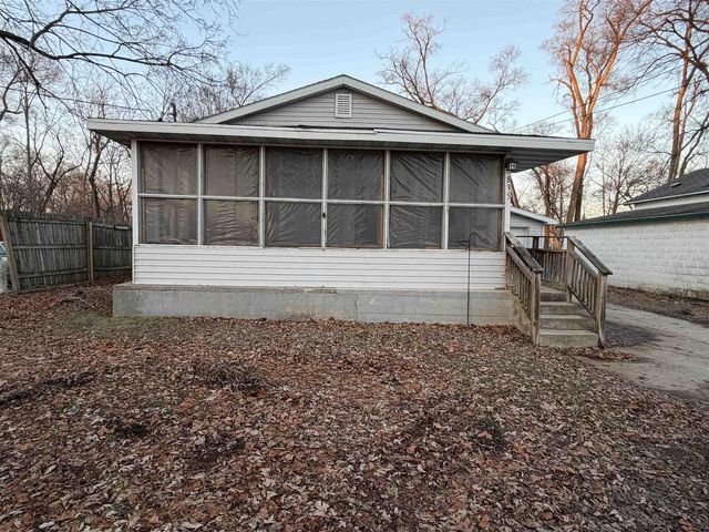 835 E Homeland Court, Beloit, WI 53511