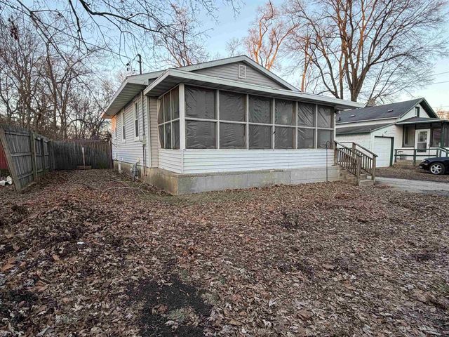 835 E Homeland Court, Beloit, WI 53511