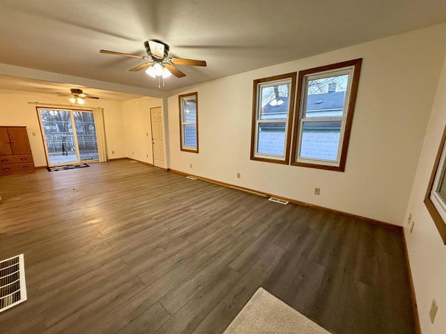 835 E Homeland Court, Beloit, WI 53511