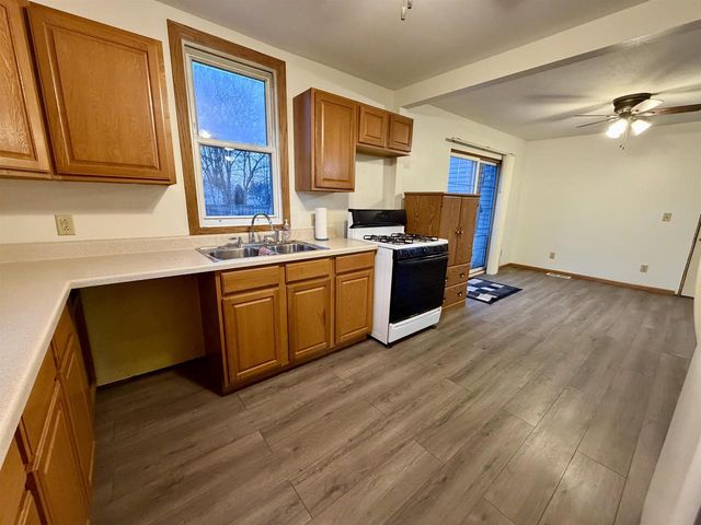 835 E Homeland Court, Beloit, WI 53511