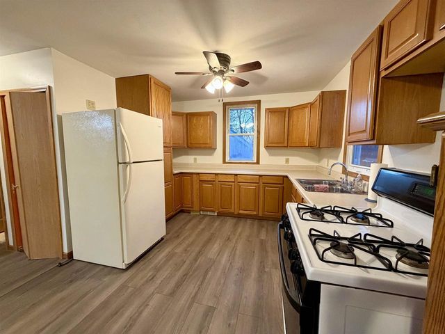 835 E Homeland Court, Beloit, WI 53511