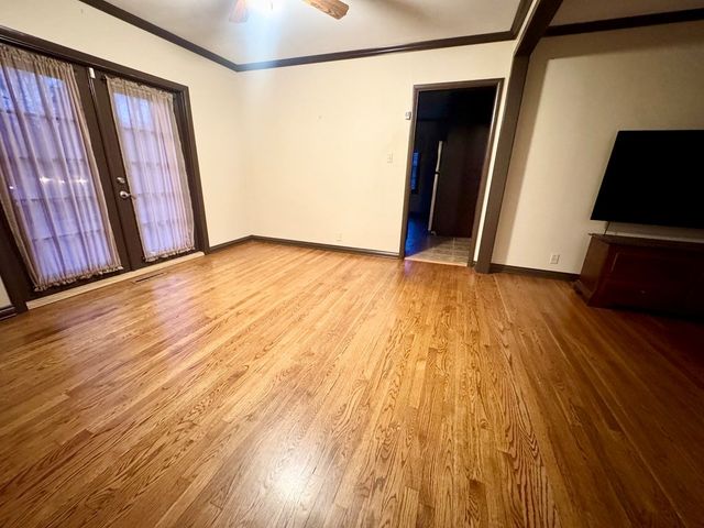 147 Berry St, Camden, TN 38320