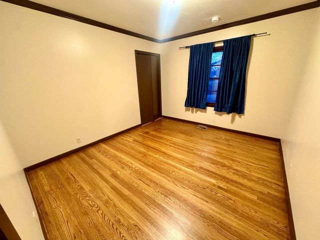 147 Berry St, Camden, TN 38320