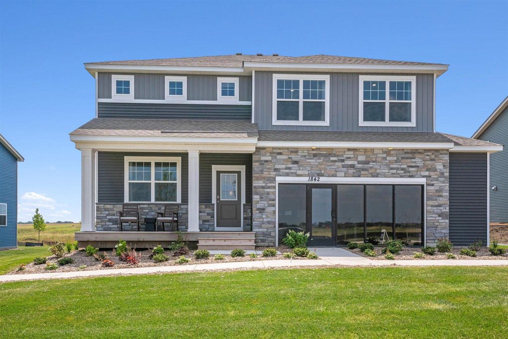 1842 Rainier Drive, Shakopee, MN 55379 — exterior