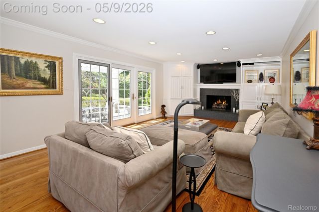 4655 Walnut Lake Road, Bloomfield Hills, MI 48301