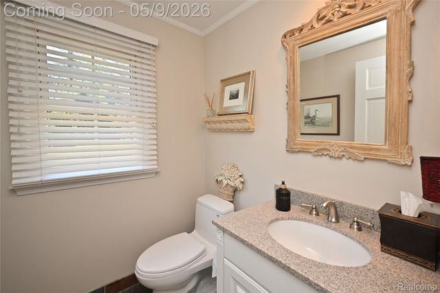 4655 Walnut Lake Road, Bloomfield Hills, MI 48301