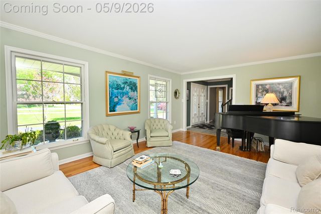 4655 Walnut Lake Road, Bloomfield Hills, MI 48301