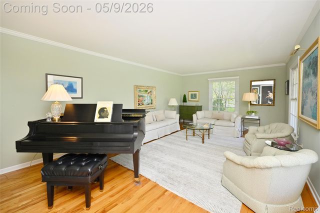 4655 Walnut Lake Road, Bloomfield Hills, MI 48301