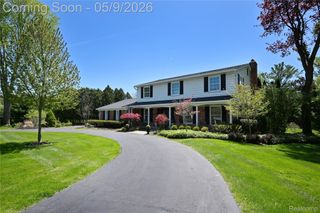 4655 Walnut Lake Road, Bloomfield Hills, MI 48301