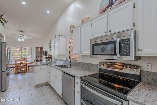 9339 E SUN LAKES Boulevard N, Sun Lakes, AZ 85248