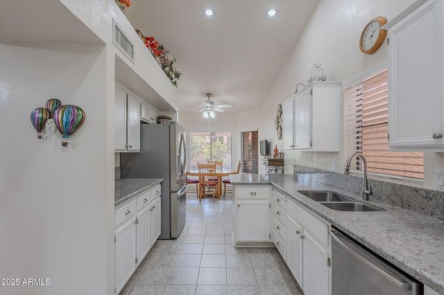 9339 E SUN LAKES Boulevard N, Sun Lakes, AZ 85248