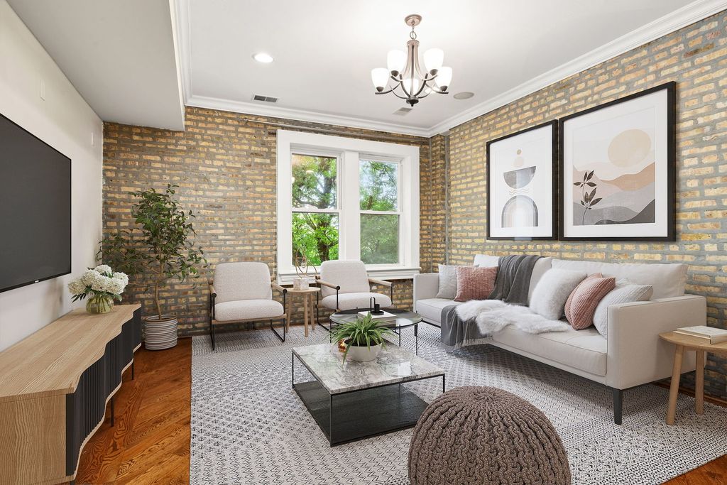 Image 3 of property listing at 6148 N Ravenswood Avenue 2, Chicago, IL 60660