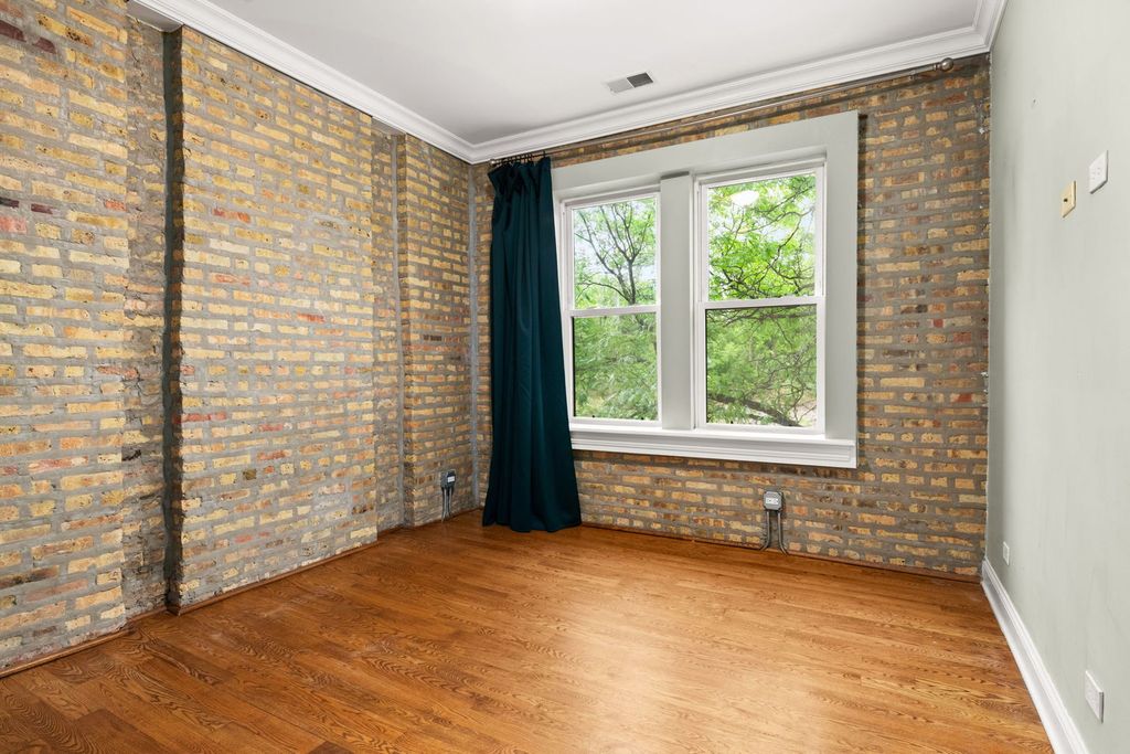Image 21 of property listing at 6148 N Ravenswood Avenue 2, Chicago, IL 60660