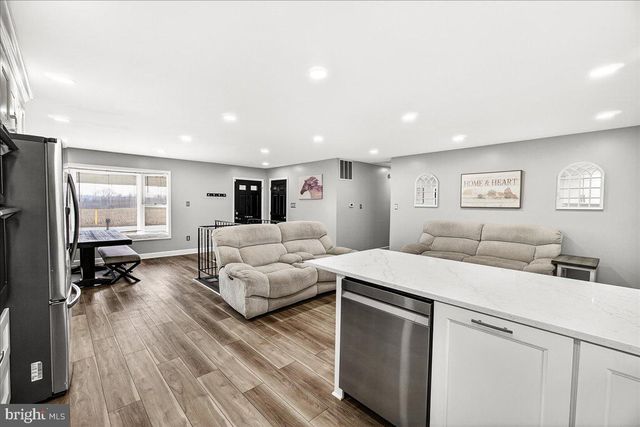 8906 STAUFFER RD, Walkersville, MD 21793