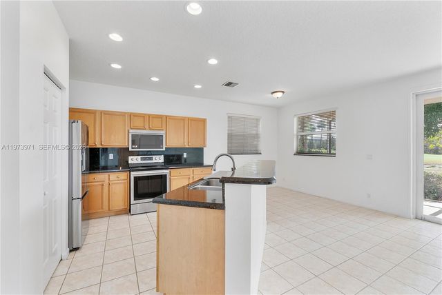 3622 Dunes Vista Dr, Pompano Beach, FL 33069