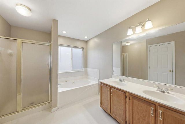 32 Barnwood Court, Florence, KY 41042