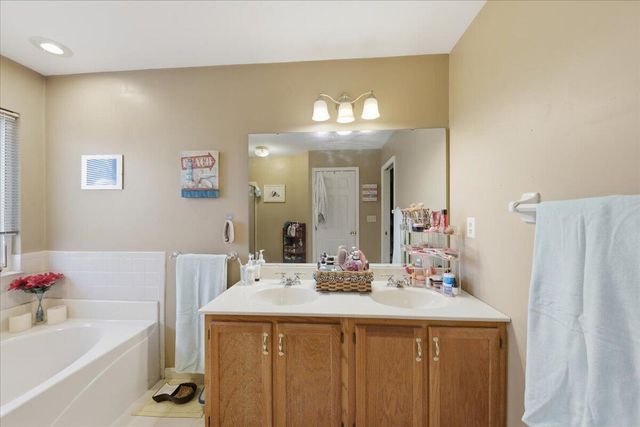 32 Barnwood Court, Florence, KY 41042