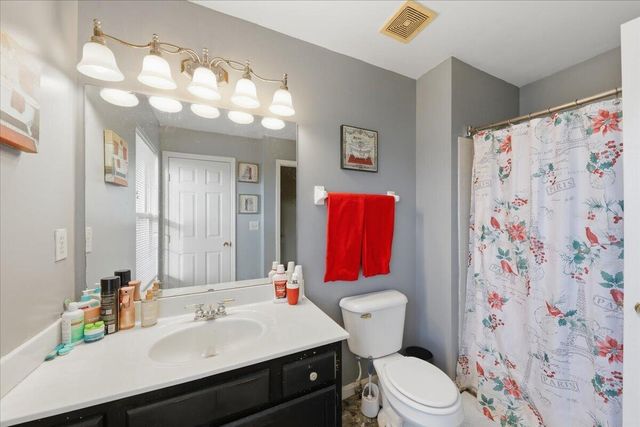 32 Barnwood Court, Florence, KY 41042