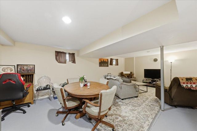 32 Barnwood Court, Florence, KY 41042