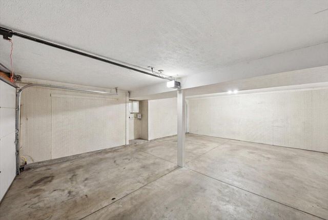 32 Barnwood Court, Florence, KY 41042