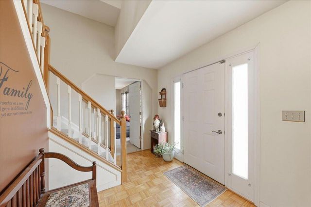 32 Barnwood Court, Florence, KY 41042