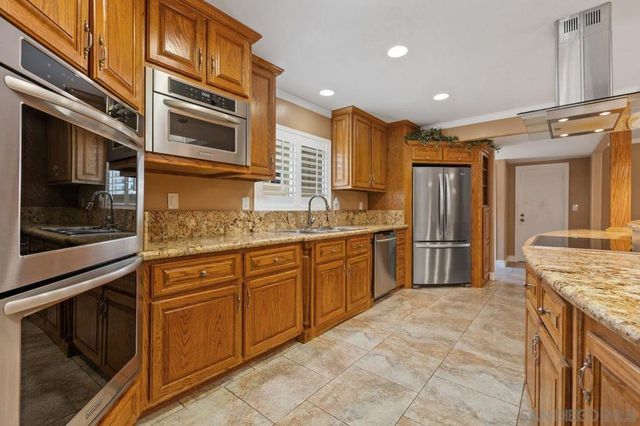 12447 Horado, San Diego, CA 92128