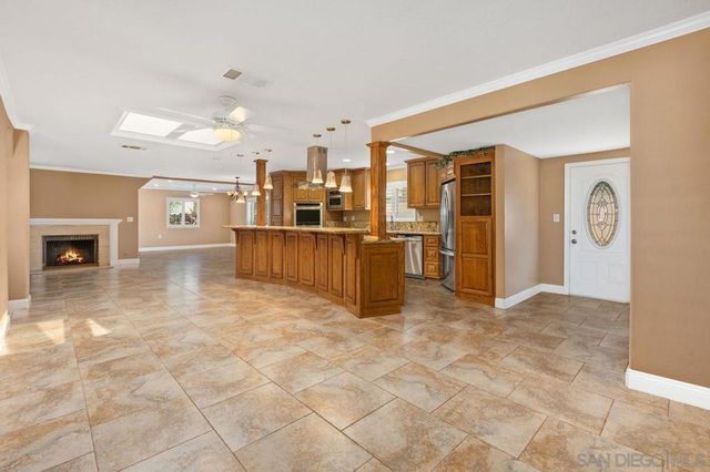 12447 Horado, San Diego, CA 92128