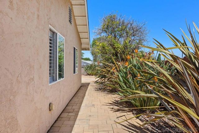 12447 Horado, San Diego, CA 92128