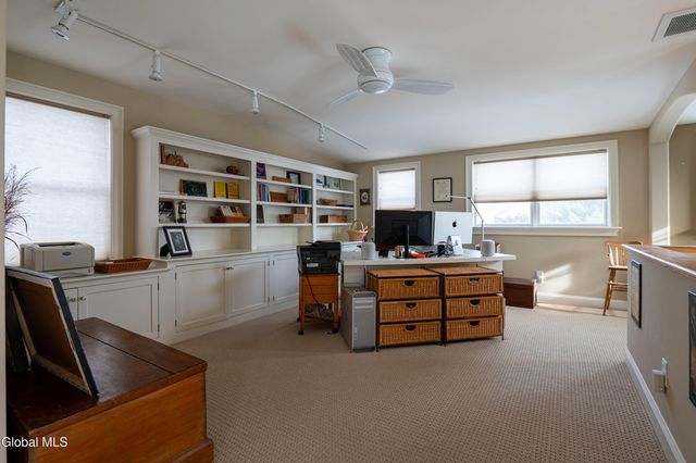 5 Richard Avenue, Saratoga Springs, NY 12866