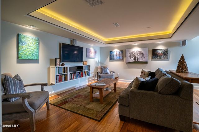 5 Richard Avenue, Saratoga Springs, NY 12866