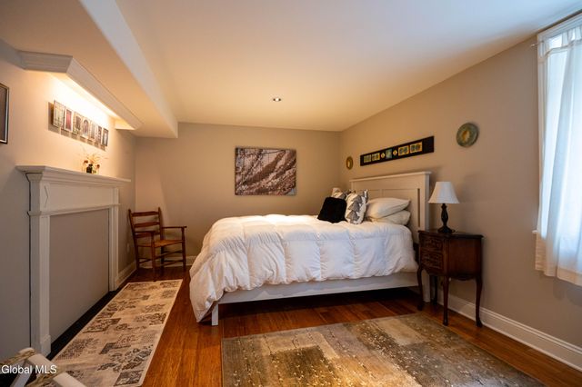 5 Richard Avenue, Saratoga Springs, NY 12866