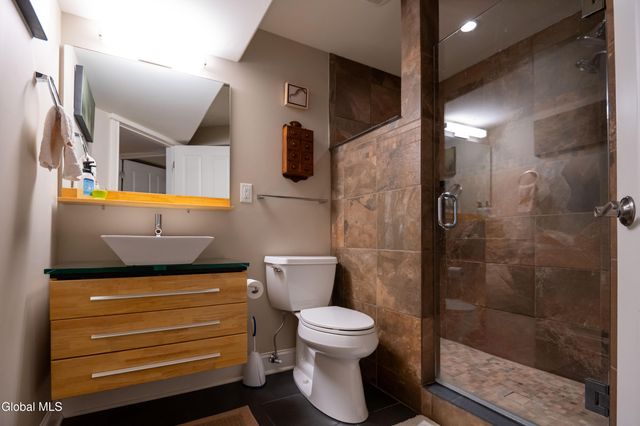 5 Richard Avenue, Saratoga Springs, NY 12866