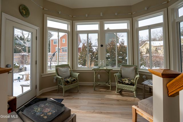 5 Richard Avenue, Saratoga Springs, NY 12866