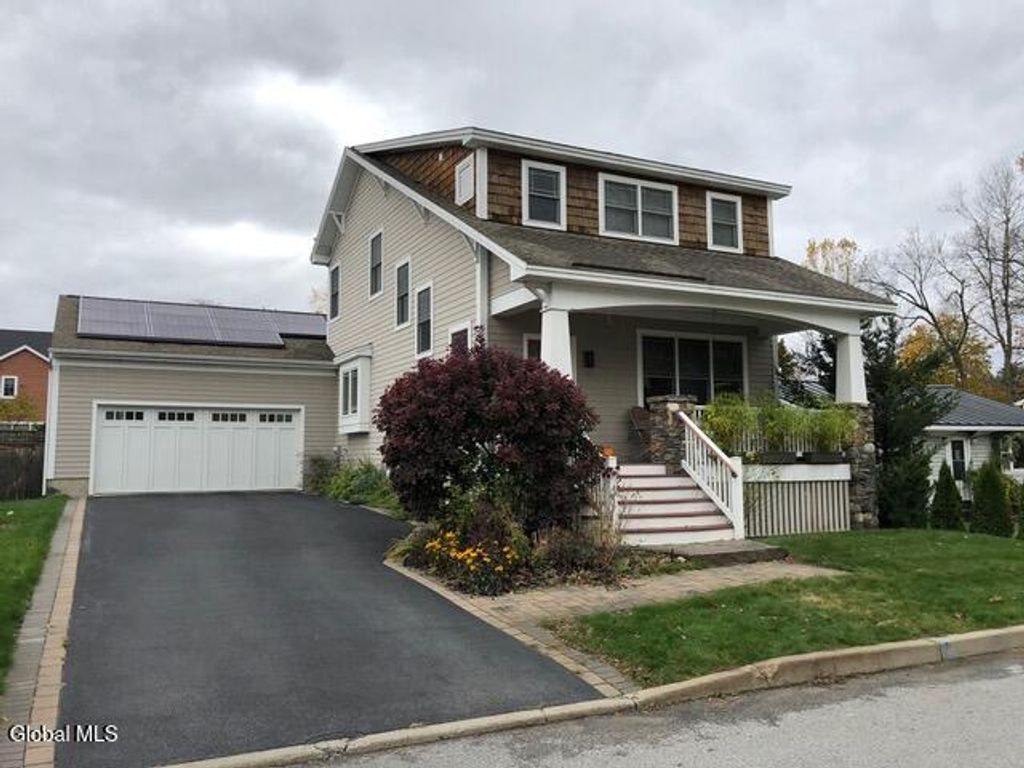 5 Richard Avenue, Saratoga Springs, NY 12866